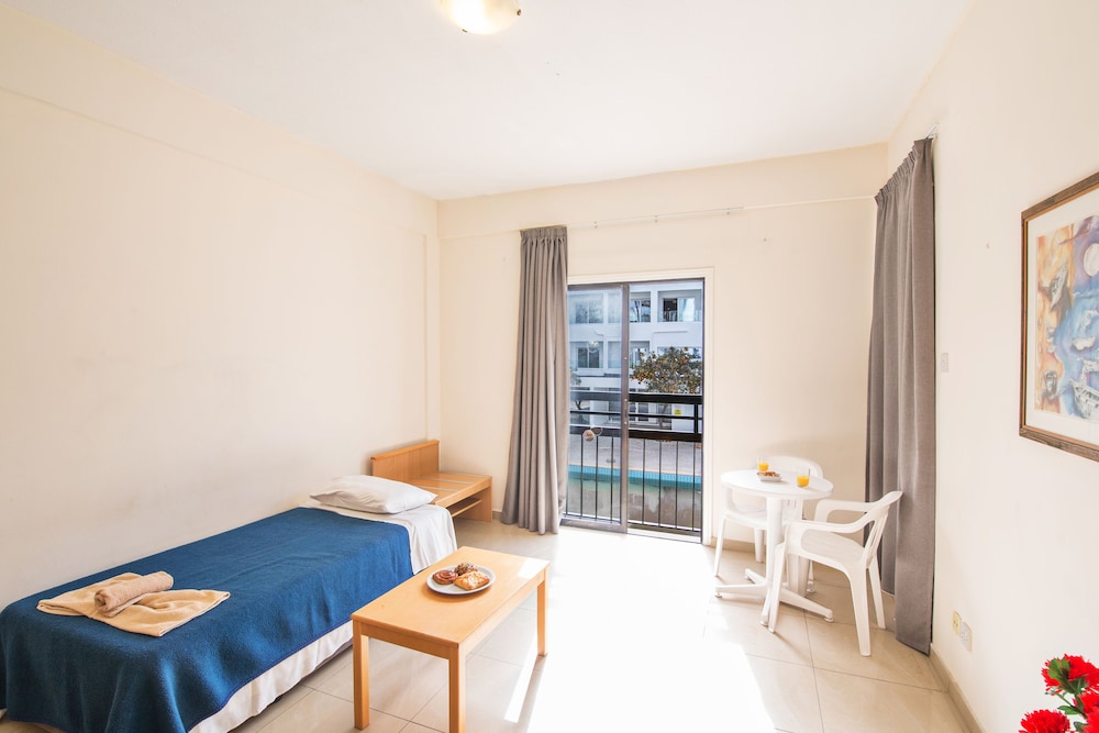 Anthea Hotel Apartments 27/60