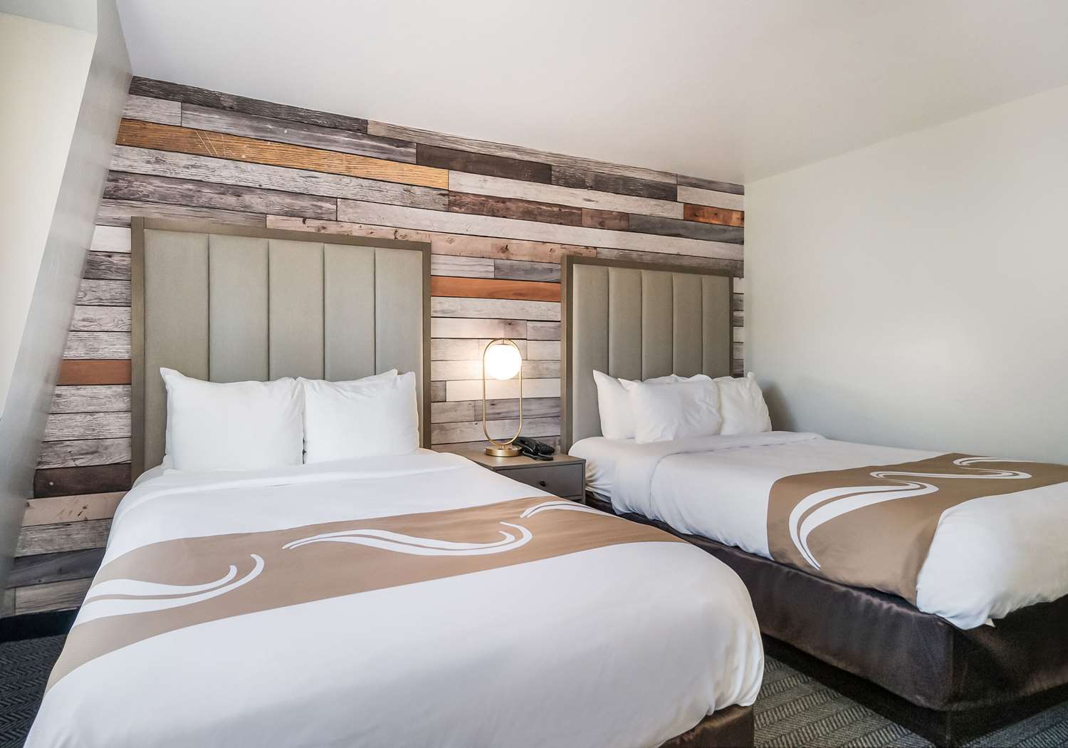 ROOM, 2 DOUBLE BEDS