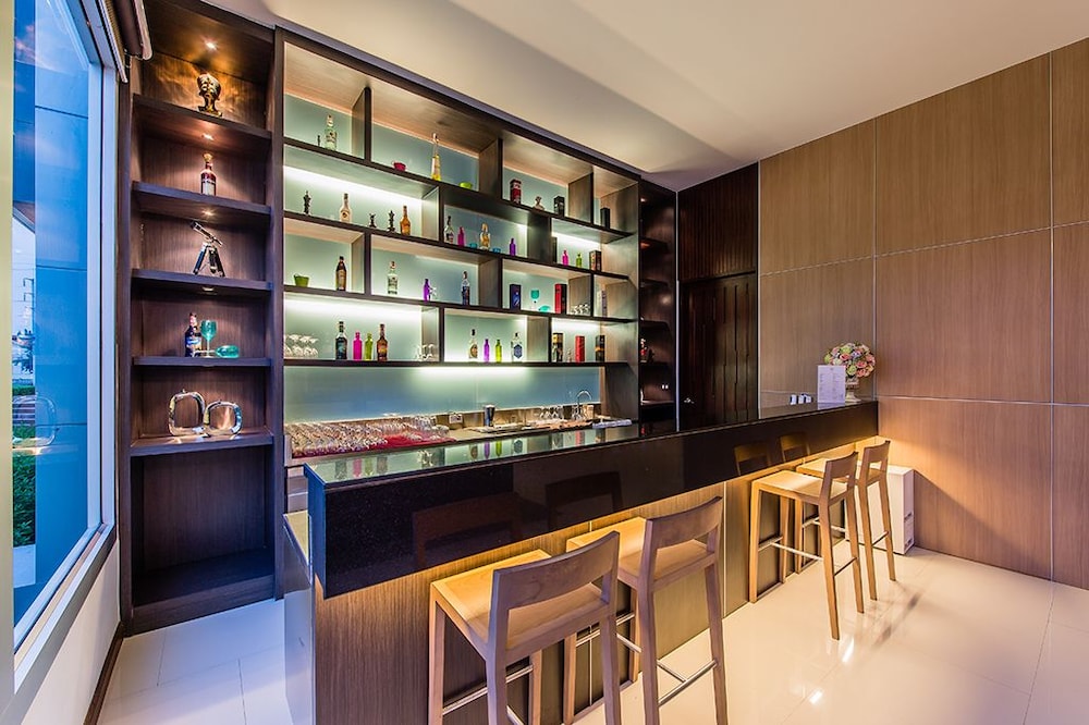 42C The Chic Hotel 42/49