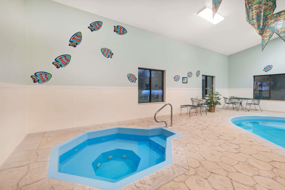 Baymont By Wyndham Hot Springs 7/29