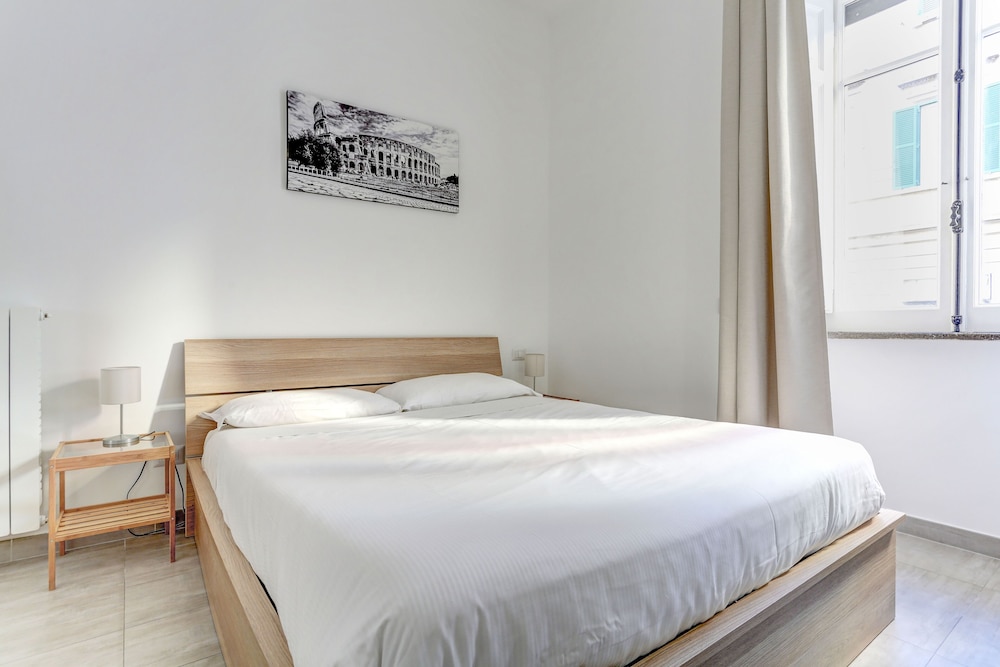 Santi Quattro Apartment & Rooms - Colosseo 11/49
