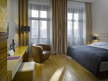 غرفة قياسية بسرير مزدوج