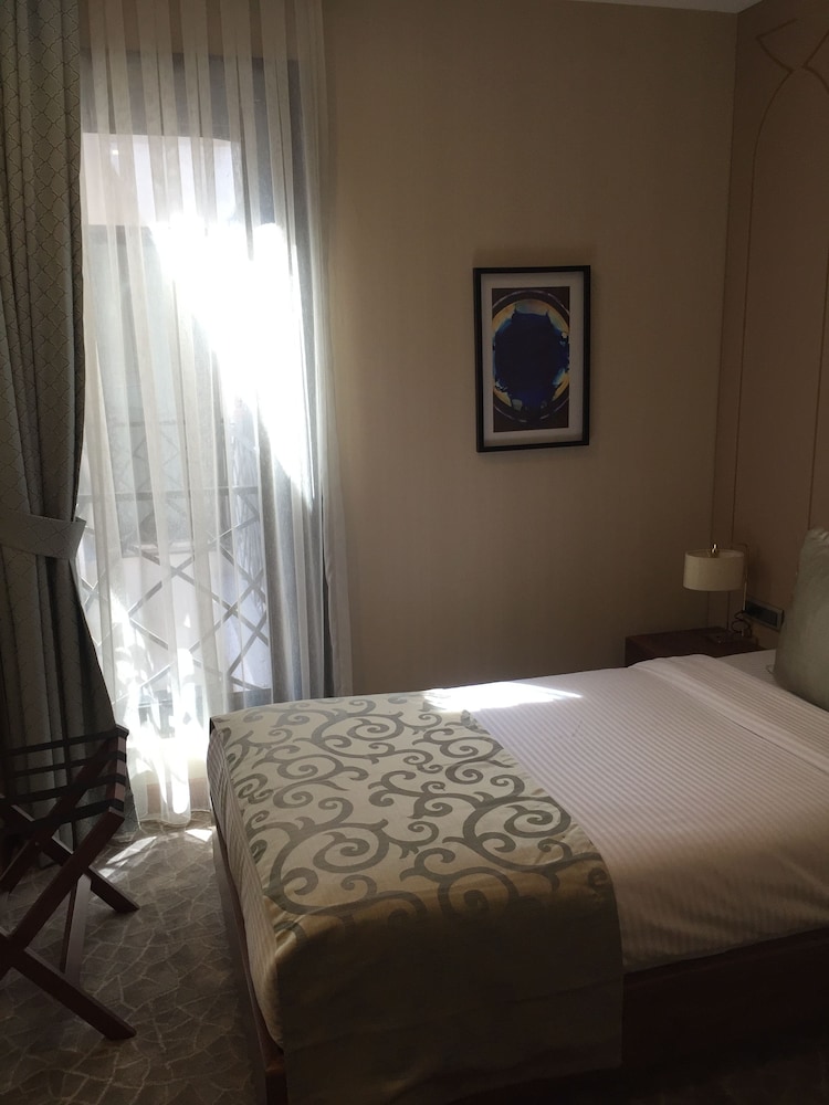 Inera Hotel 6/42