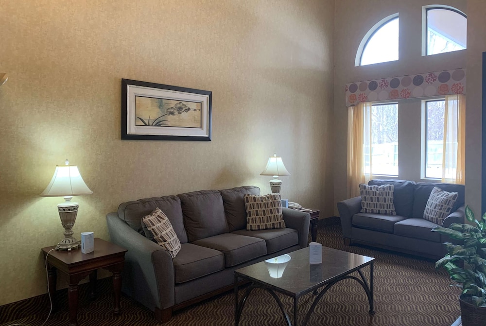 Super 8 by Wyndham Liverpool/Clay/Syracuse Area 13/21