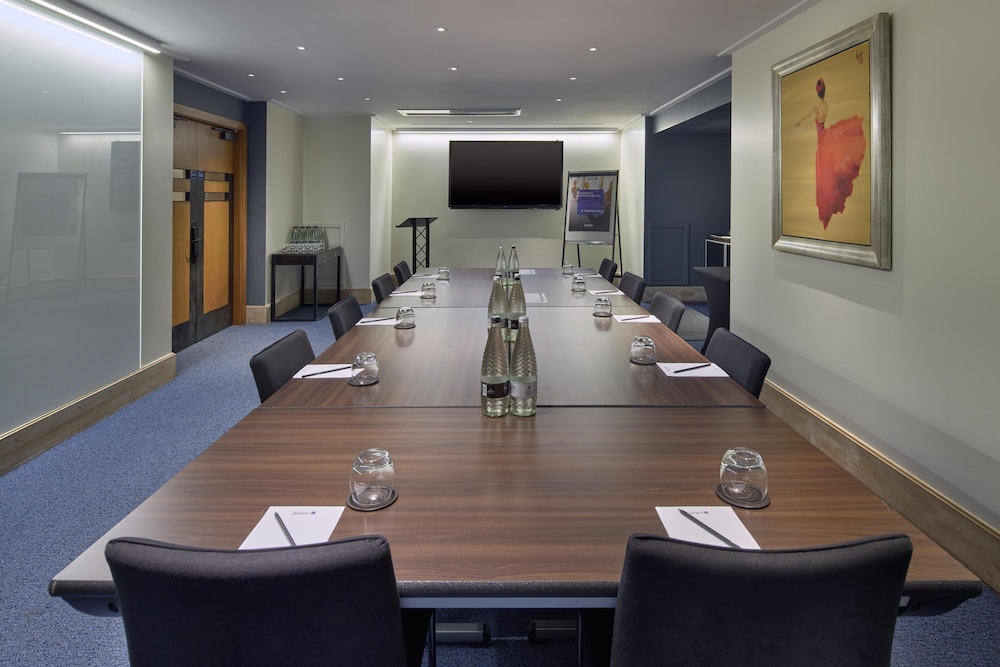 Radisson Blu Hotel London Leicester Square 41/49