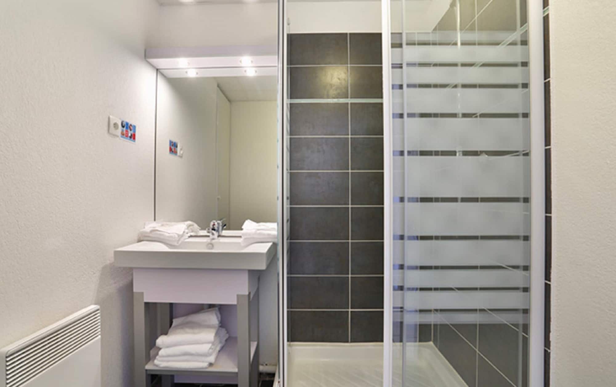 1 Bedroom, Apartment, Twin Beds, Pool View, Sofa, Vacanceole - Residence Cap Camargue 7/8