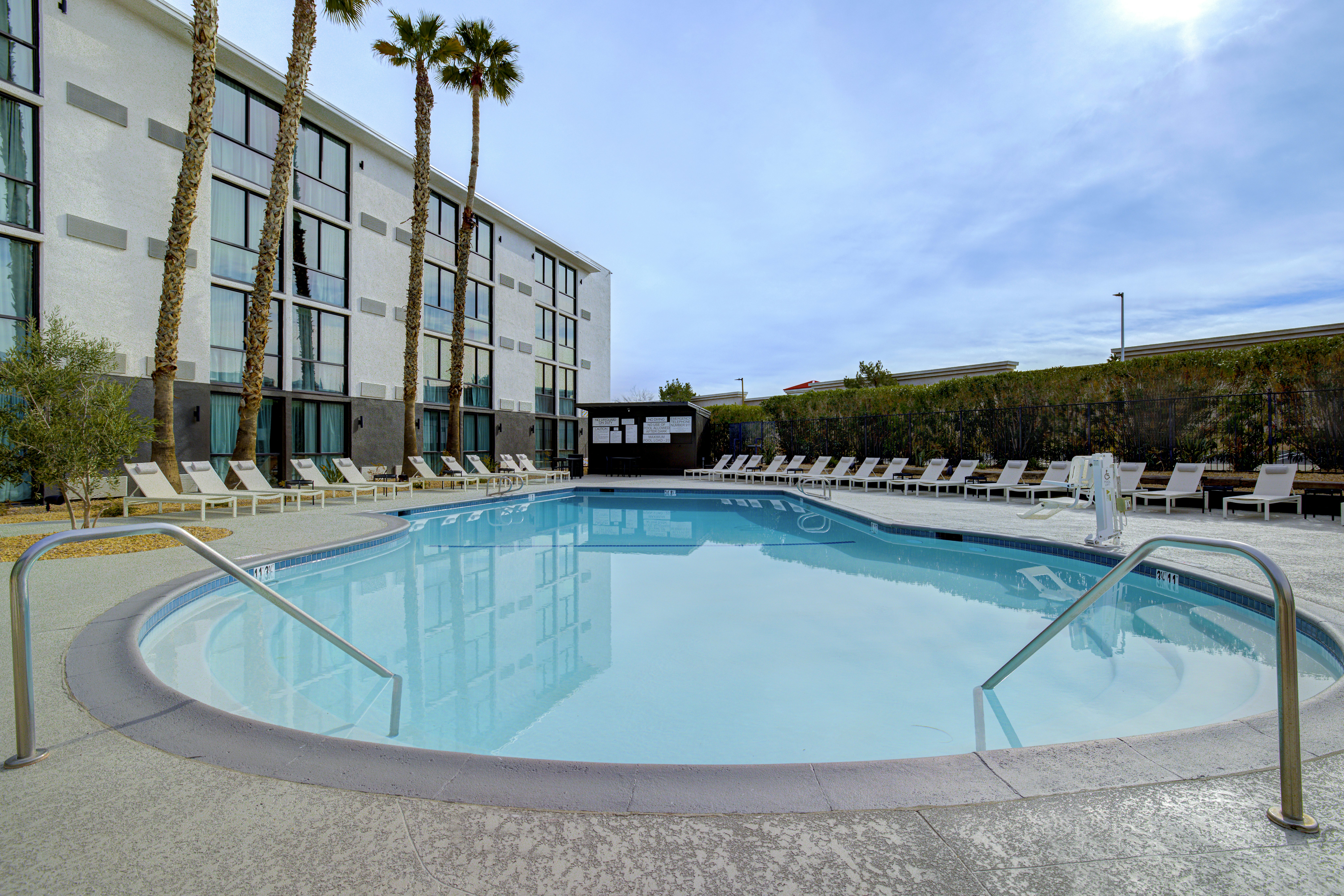 DoubleTree by Hilton Palmdale 37/75