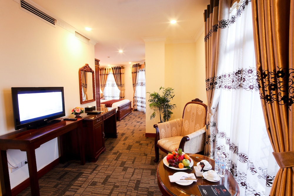 EDEN HOTEL 29/32