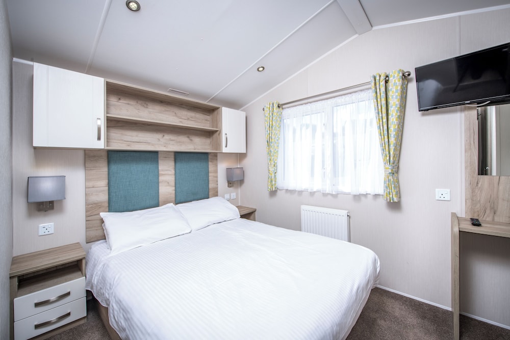 Sandaway Beach Holiday Park 7/50