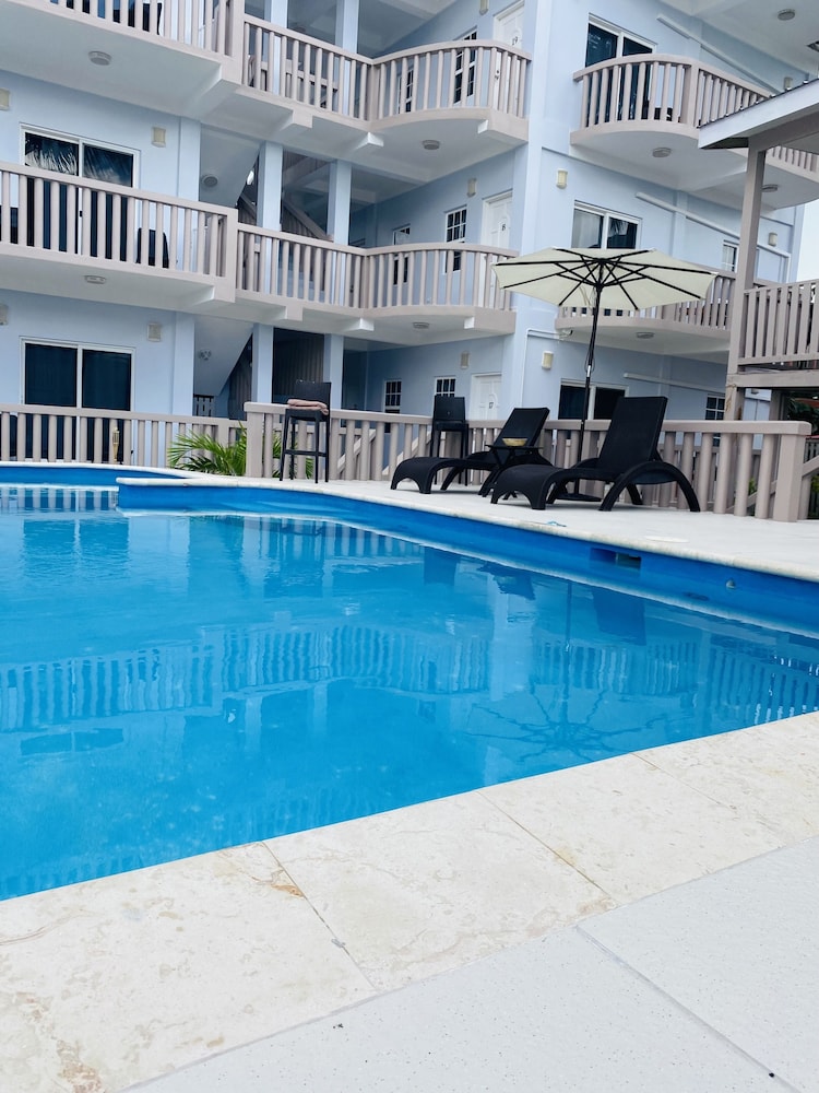 La Isla Resort 5/68