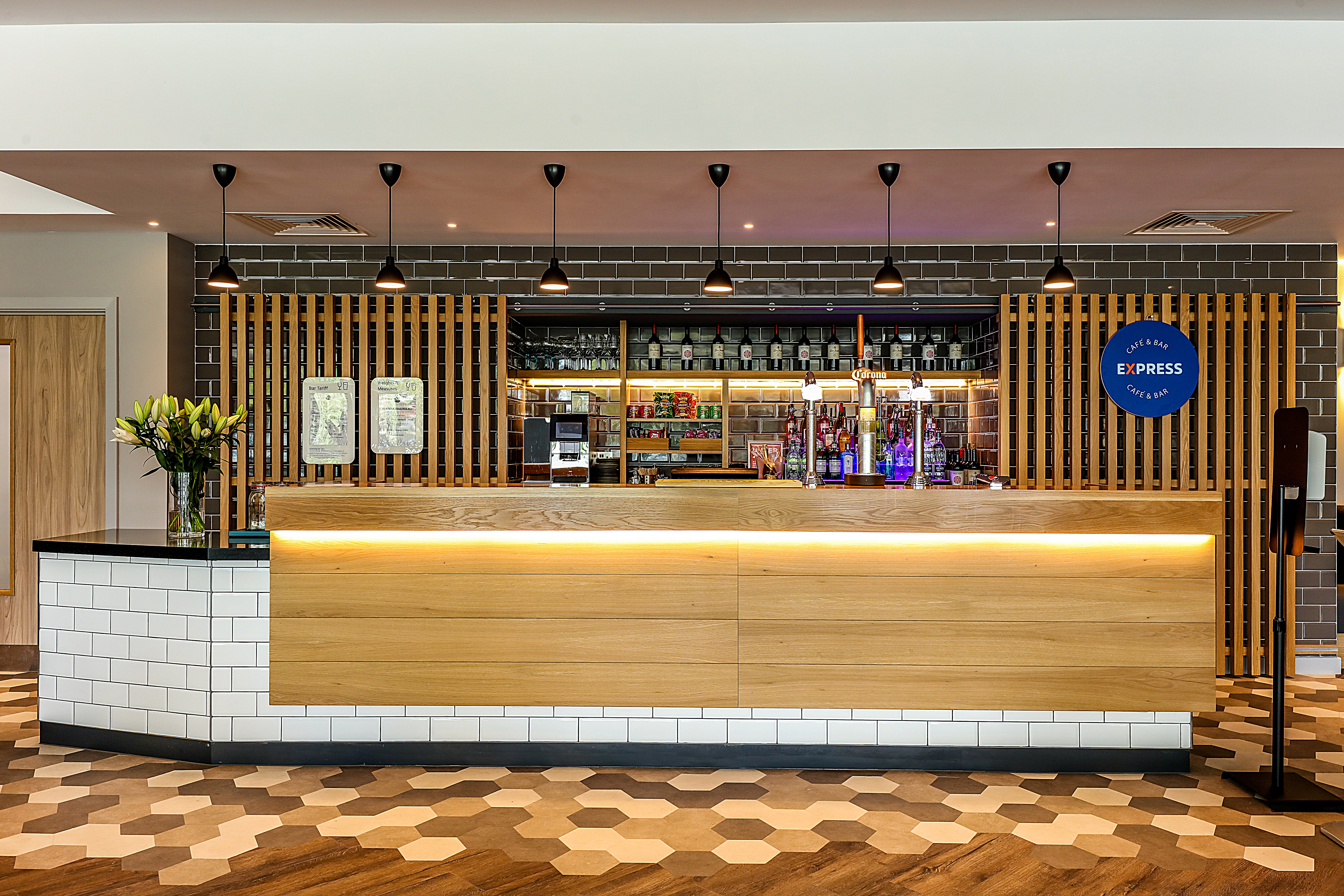 Holiday Inn Express Bicester 6/49