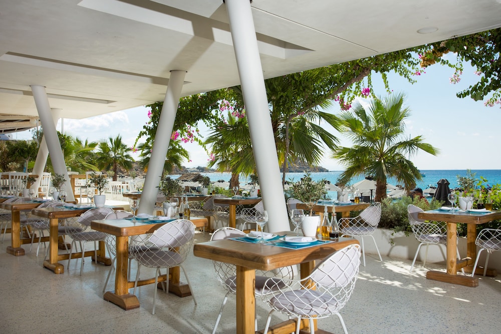 Mykonos Dove Beachfront Hotel 63/73