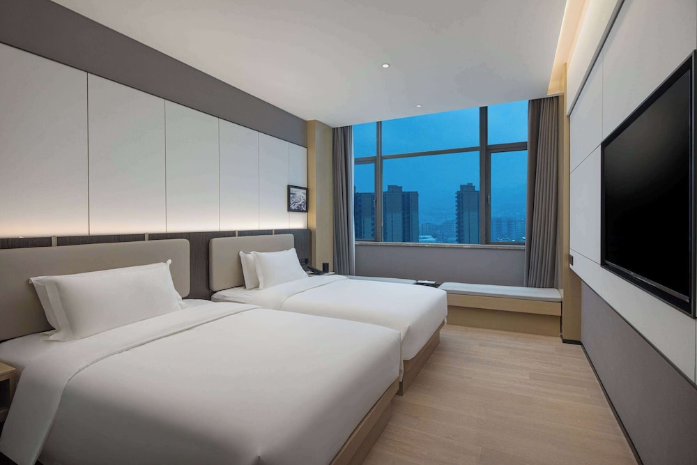 ROOM, 2 DOUBLE BEDS