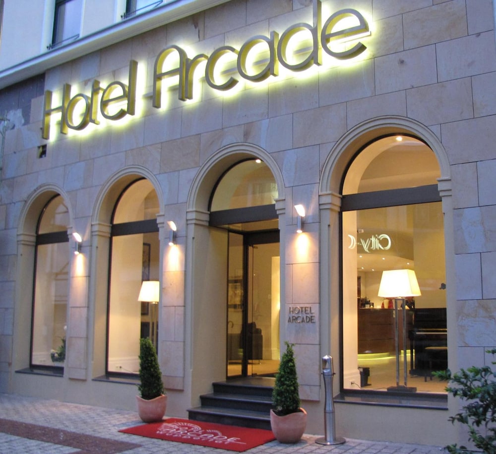 Hotel Arcade 1/26