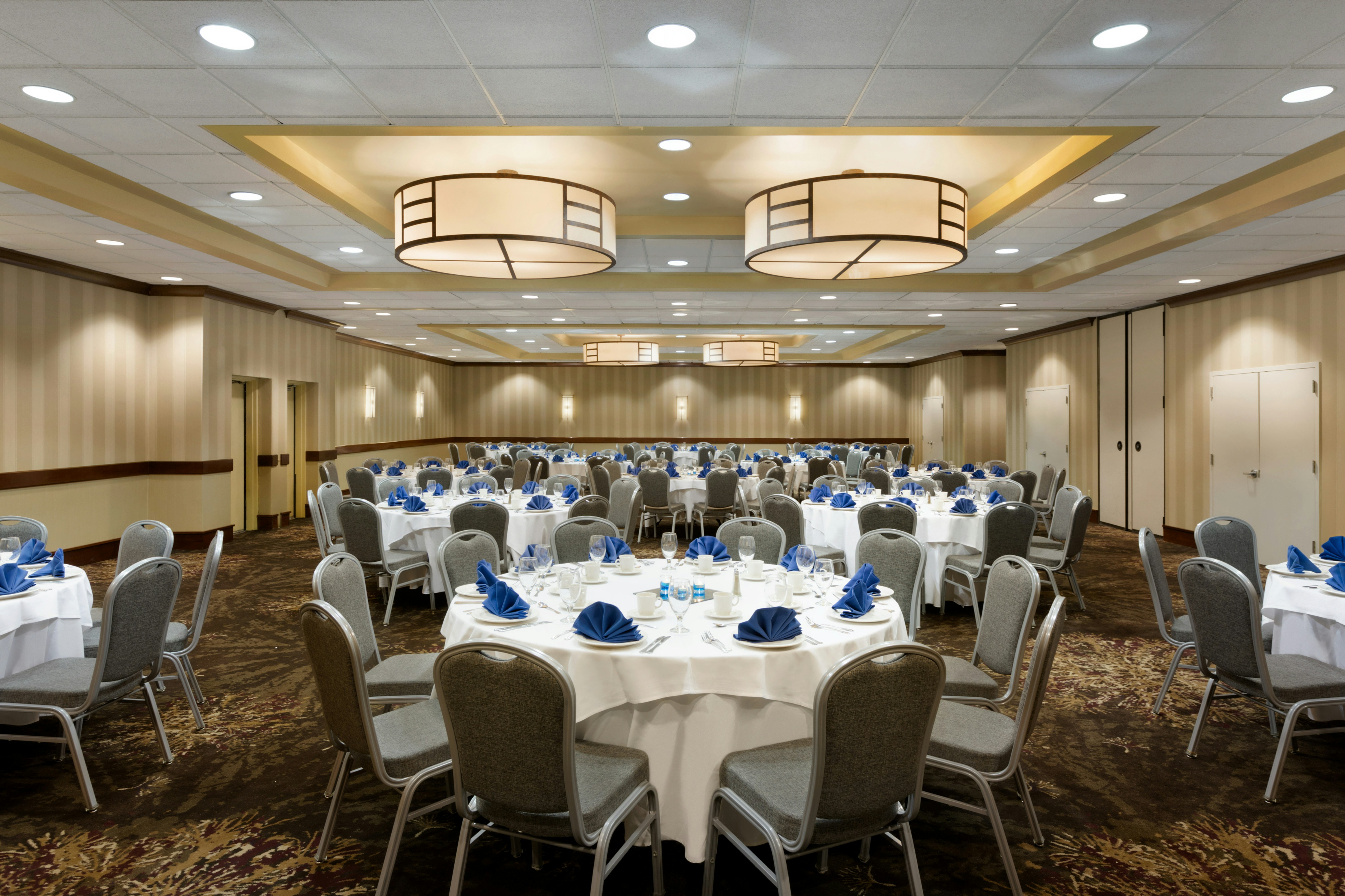 Embassy Suites by Hilton Piscataway Somerset 54/59