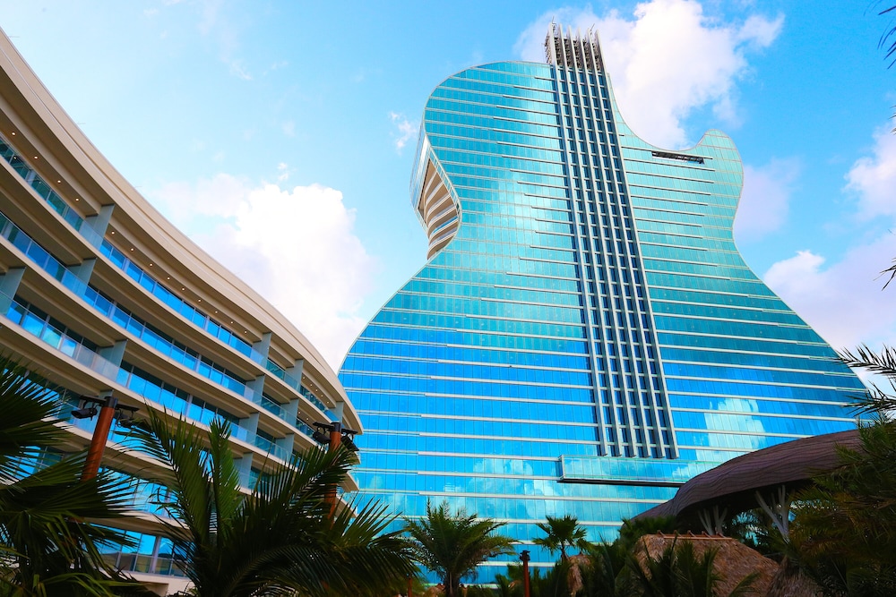 The Guitar Hotel at Seminole Hard Rock Hollywood 4/50