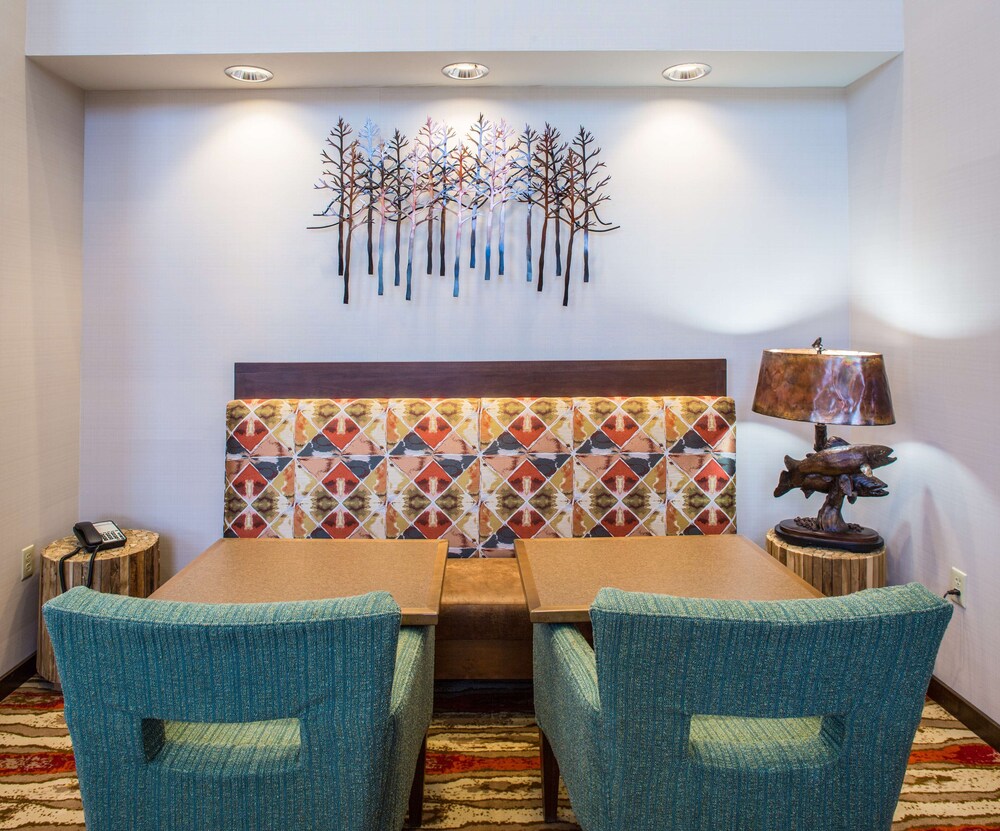 Hampton Inn Suites Whitefish Mt 30/45