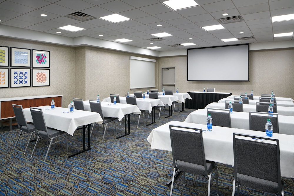 HOLIDAY INN EXPRESS RICHMOND-DOWNTOWN 52/58
