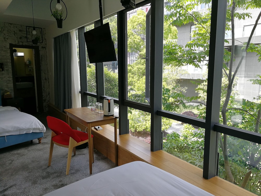 J Trip Youth Hostel 22/37
