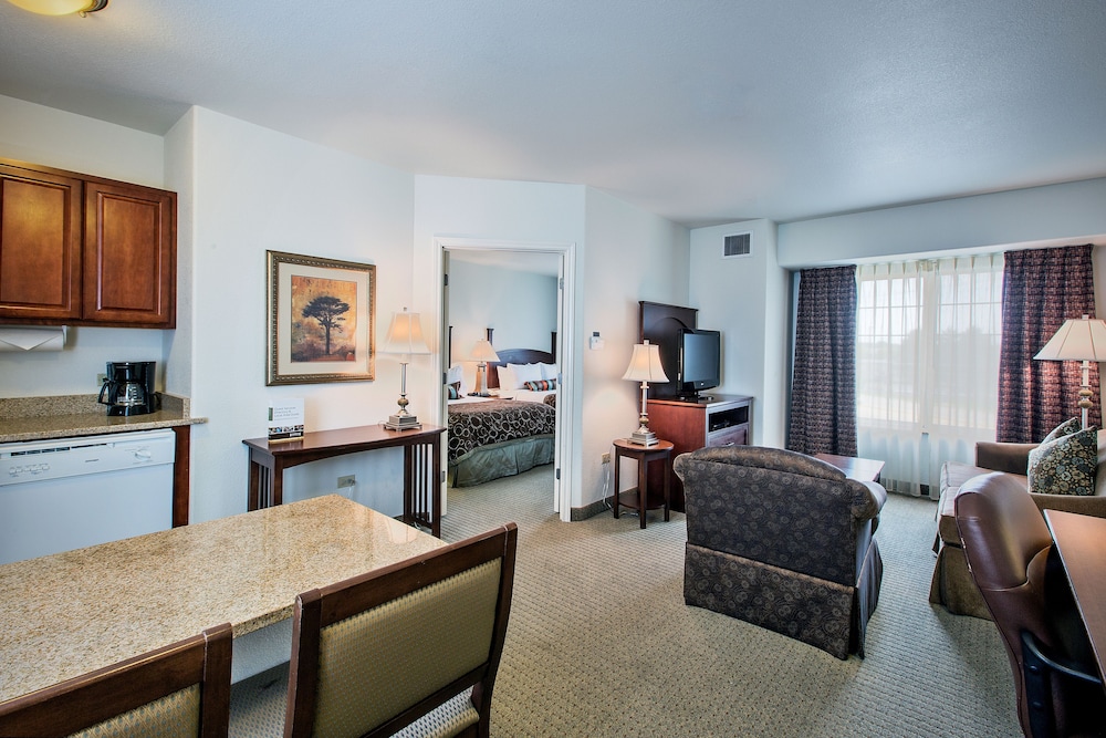 STAYBRIDGE SUITES ROCKFORD 47/73