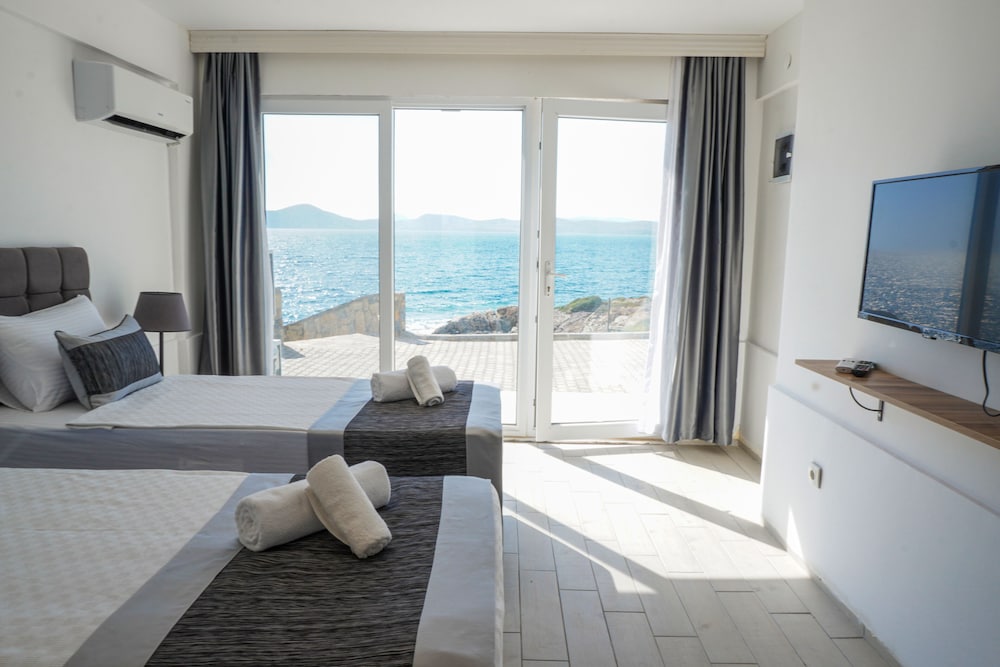 Ni Marin Hotel 6/40