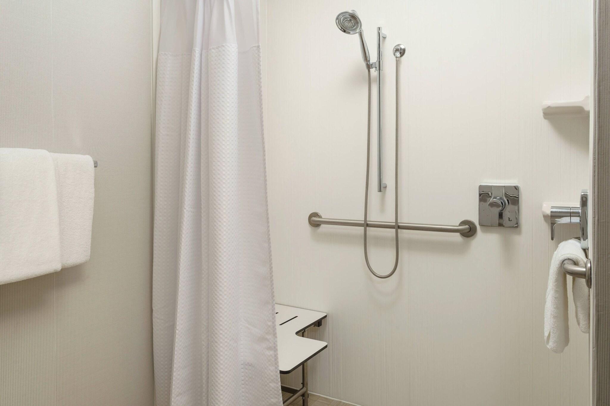 Room, Double Bed, Accessible, Courtyard Houston Downtown Convention Center 4/4