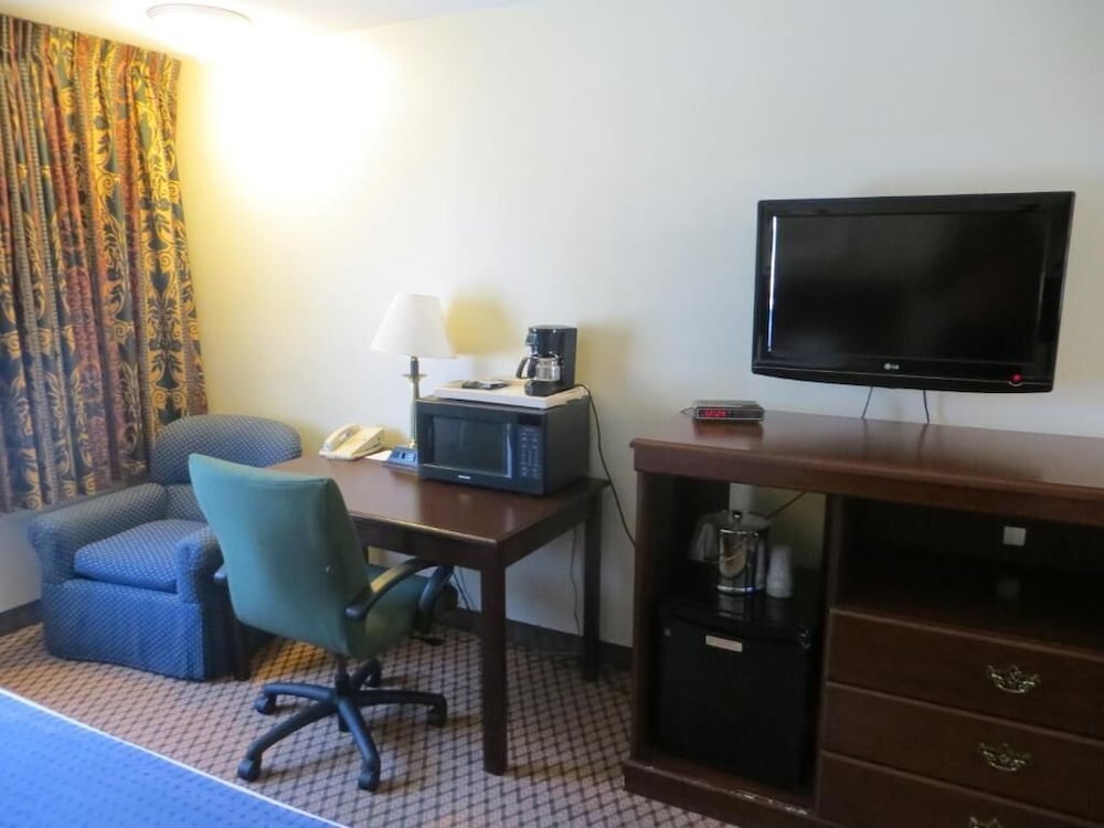 Portside Inn & Suites 49/58