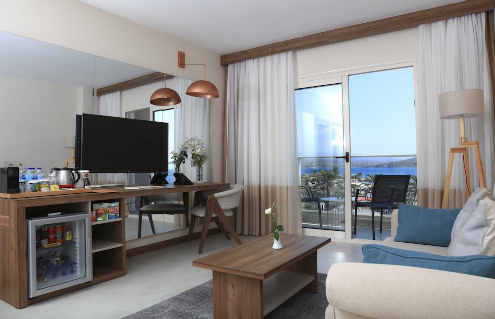 Design Plus Seya Beach Hotel 47/67