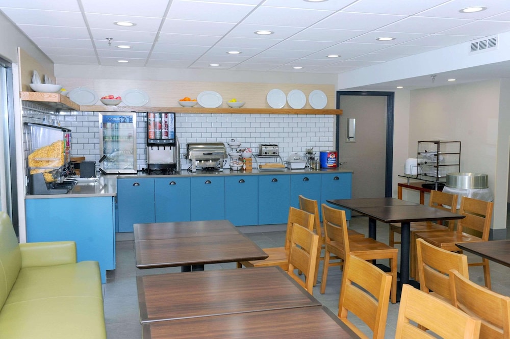 restaurant cafeteria