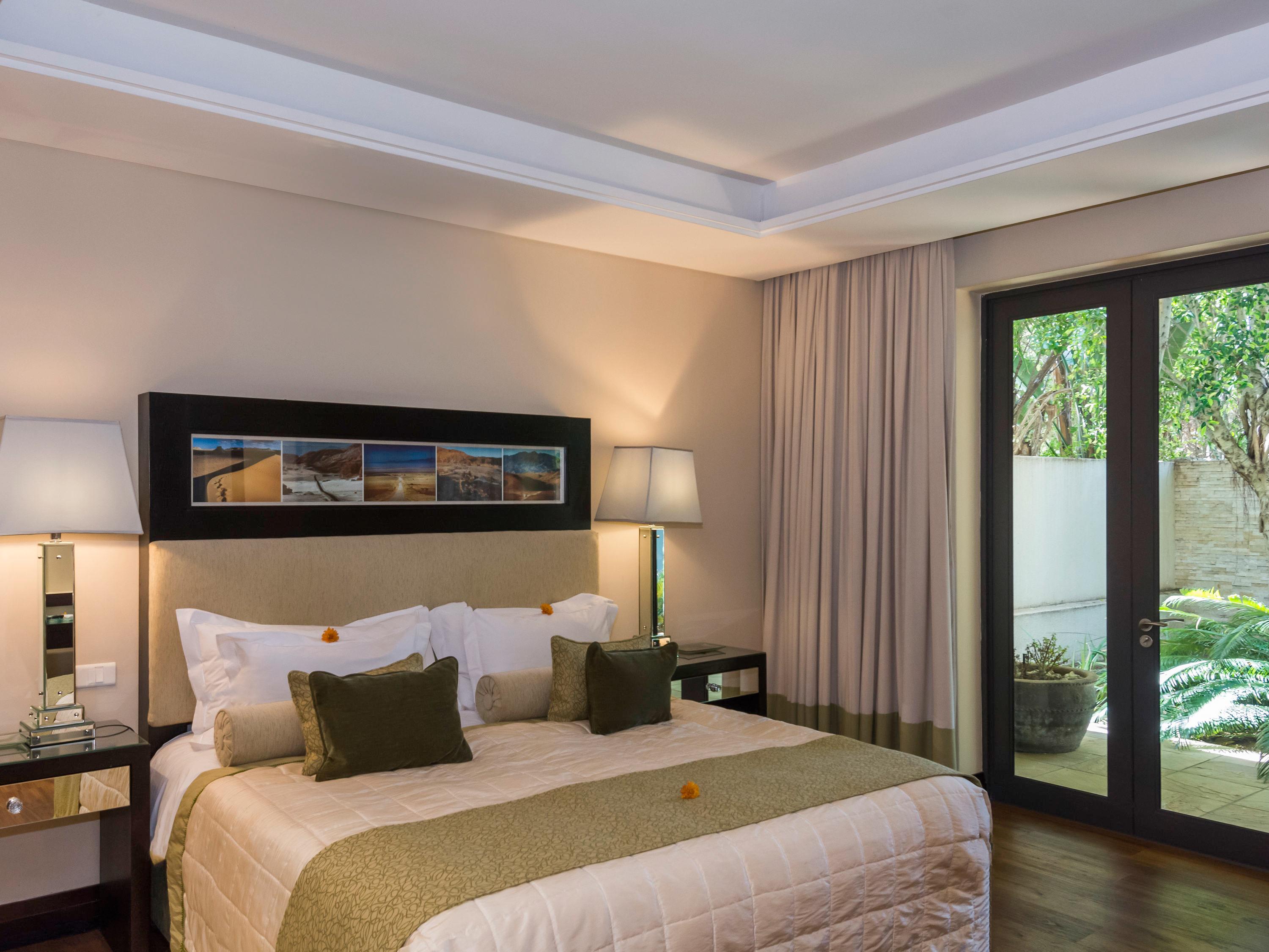 Executive, Suite