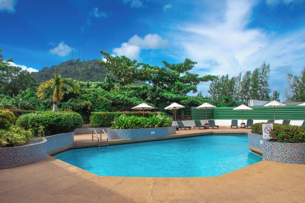 PHUKET MERLIN HOTEL 62/67