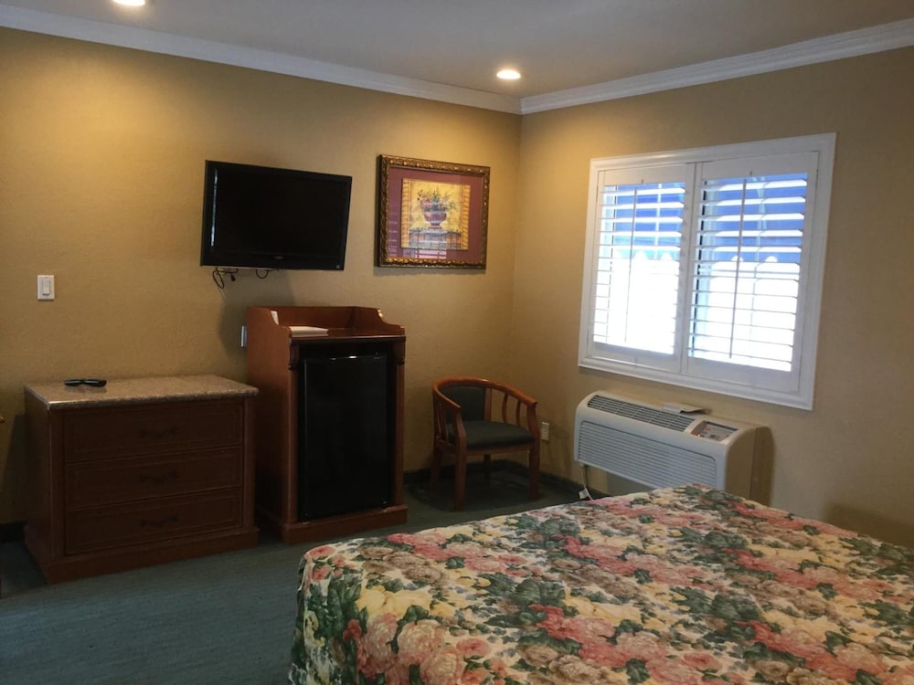 Beverly Inn 30/64