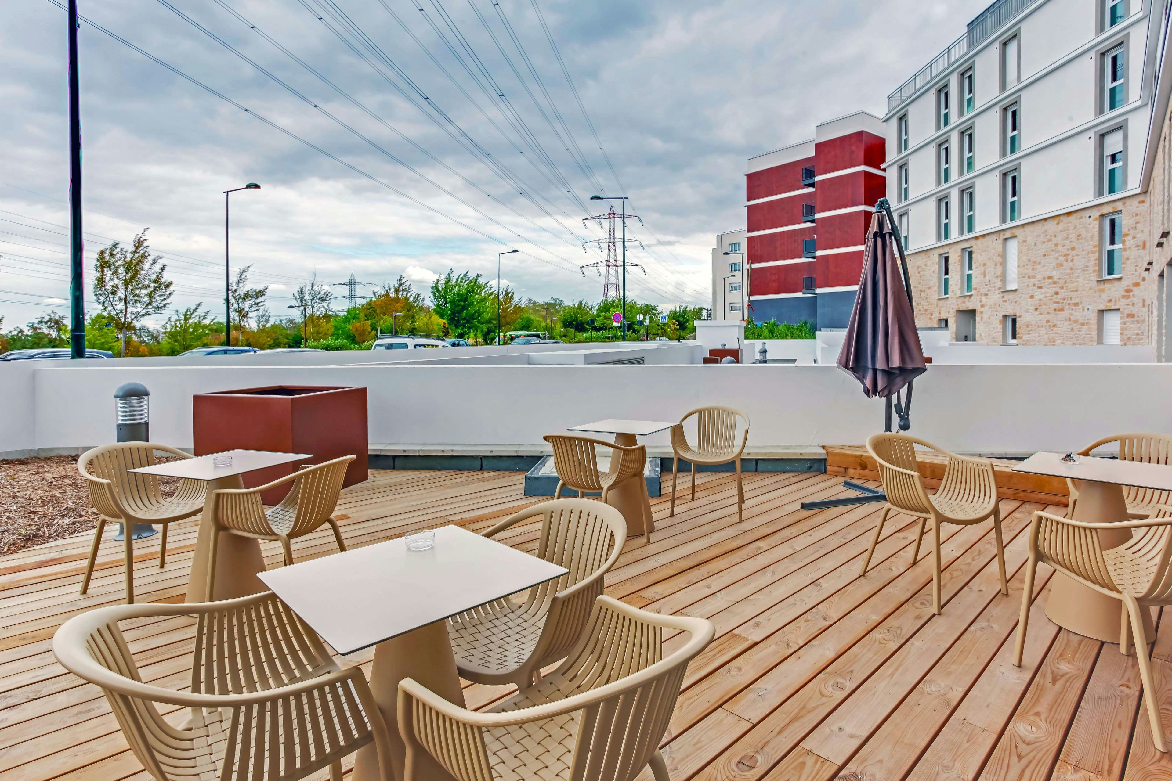 All Suites Appart Hotel Palaiseau - Massy TGV 35/41