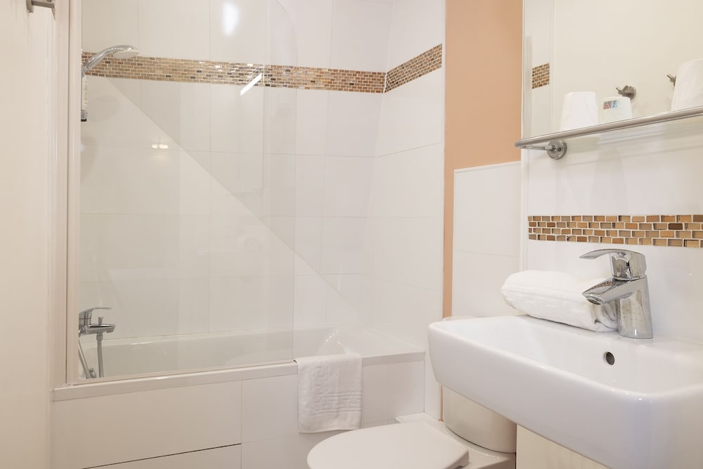 HOTEL PARIS LEGENDRE 43/51