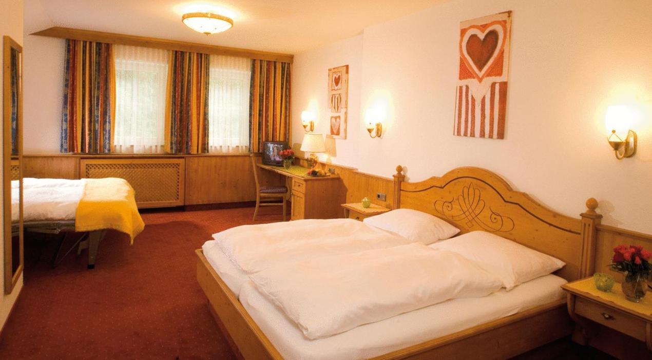 Room, Quadruple