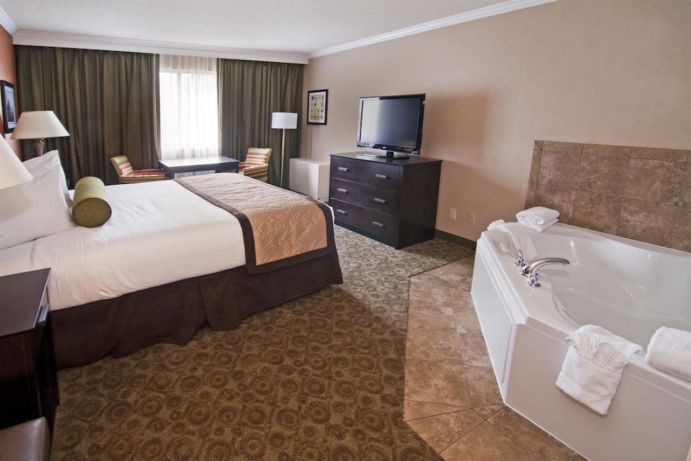 Wyndham Minneapolis South/Burnsville 12/64