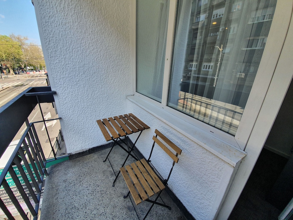Premium Crown Suites 5/47