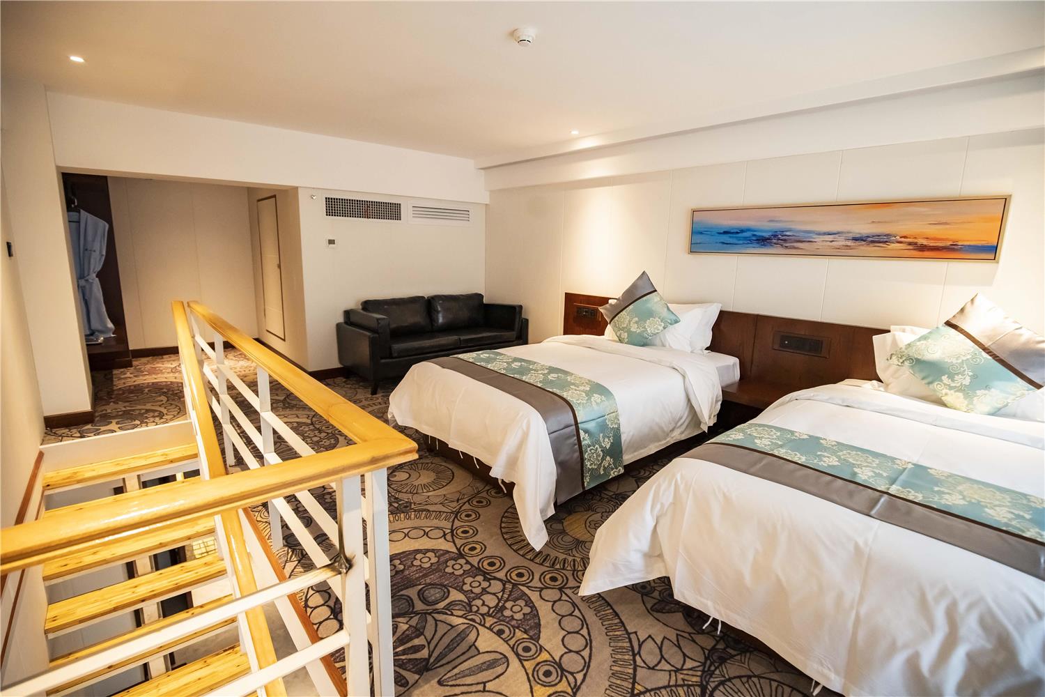 Suite, 2 Queen and Twin Beds, Smoking