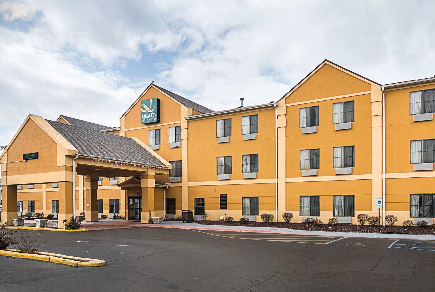 Quality Inn & Suites Harvey - Chicago Southland 2/34