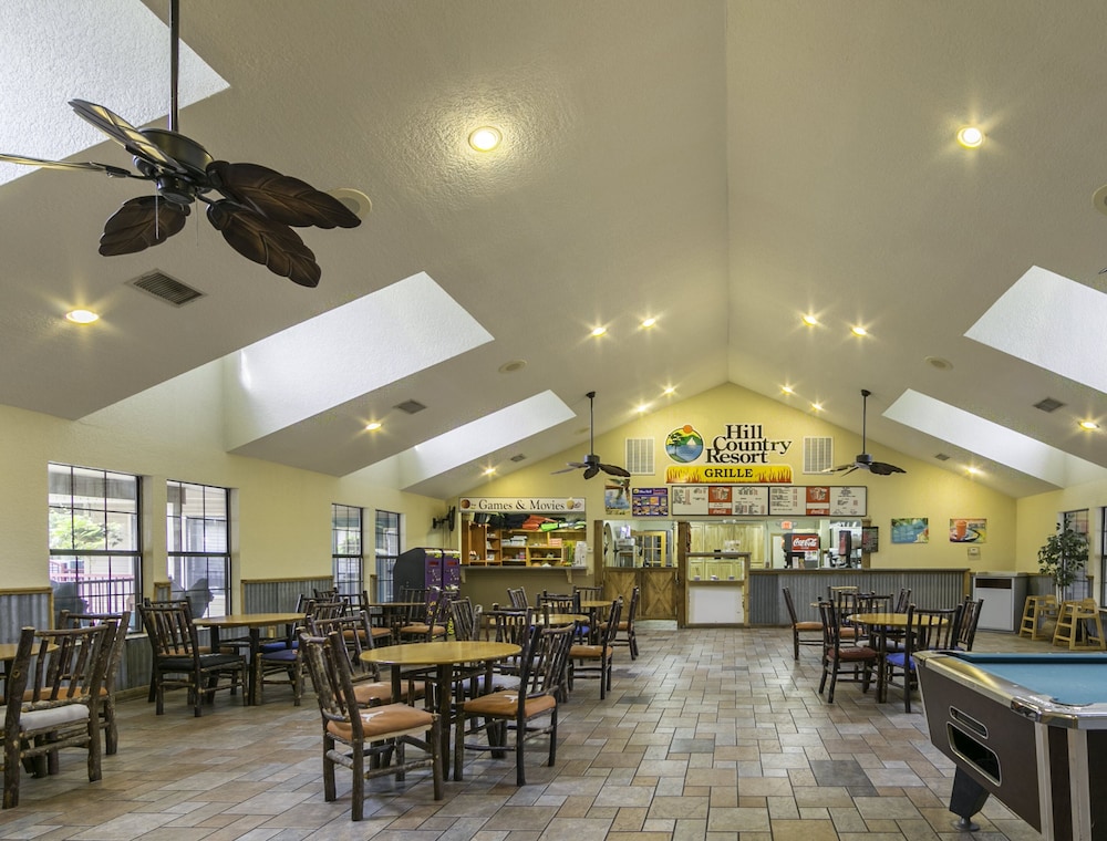 restaurant cafeteria