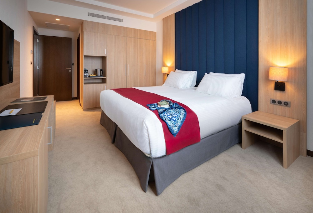 Golden Tulip Royaume 8/41