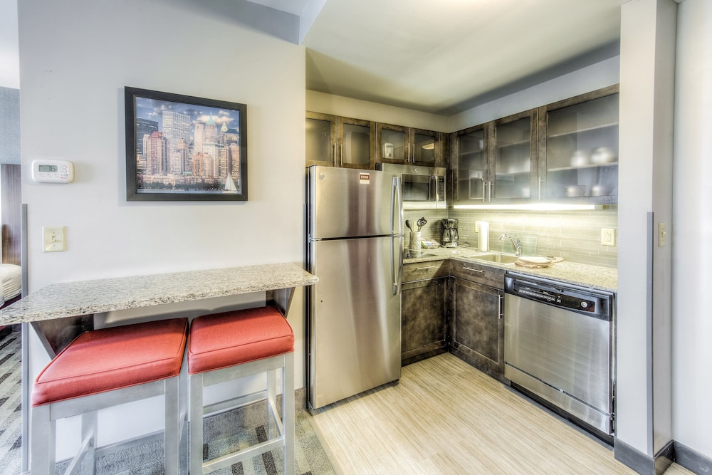 STAYBRIDGE SUITES UNIVERSITY AREA OSU 10/74