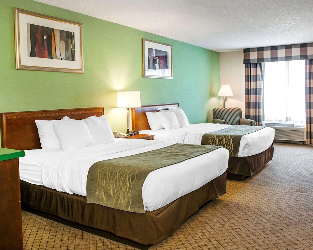 غرفة بسريرين كوين لذوي الإعاقة، Comfort Inn Goshen, IN 4/6