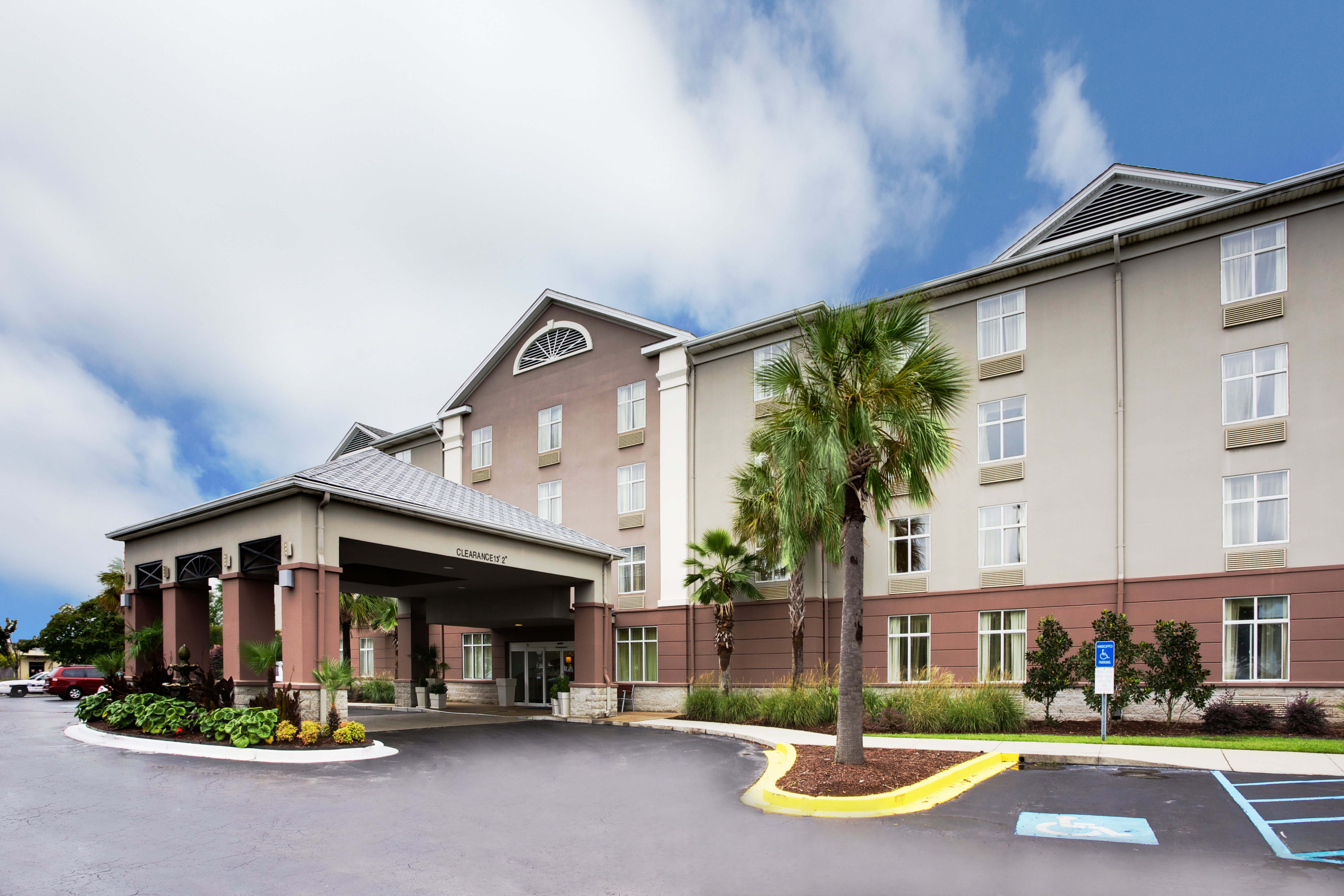 Holiday Inn Express Charleston Ashley Phosphate 23/30