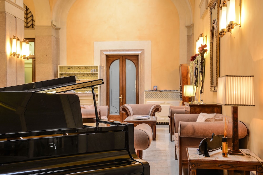 Vittoria Hotel 66/75