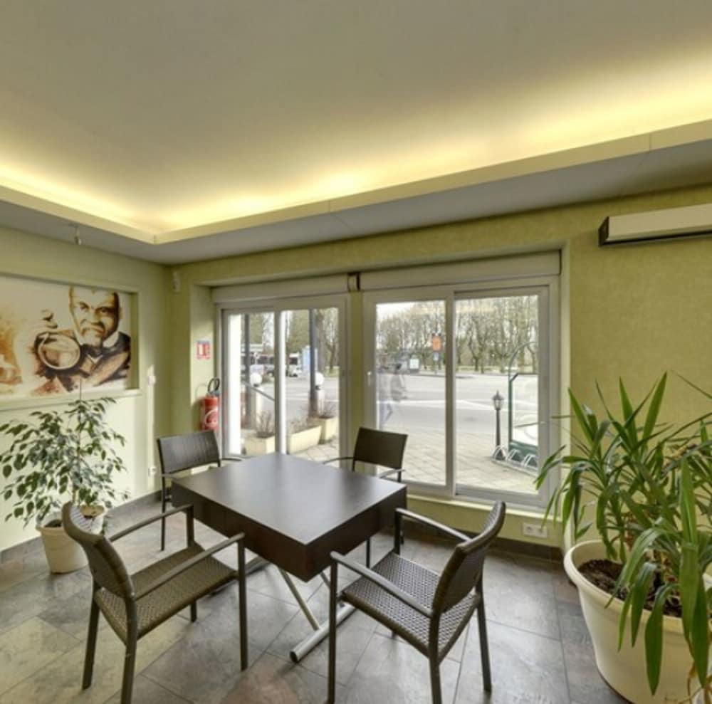 CITÔTEL DE LA CLOCHE 28/48