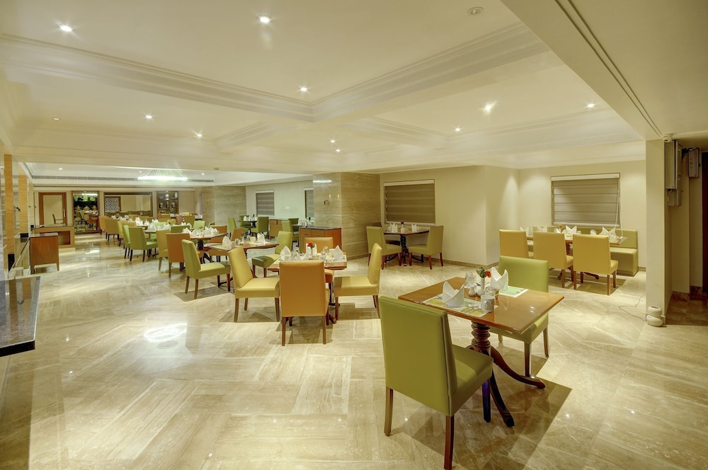 Lemon Tree Premier the Atrium 34/48
