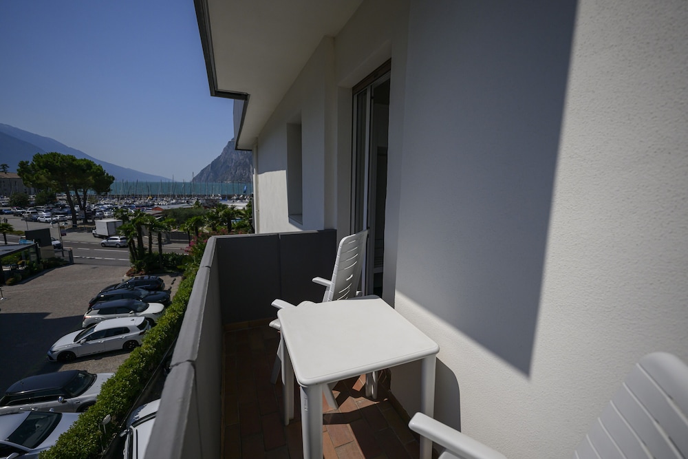 Hotel Riviera 4/50