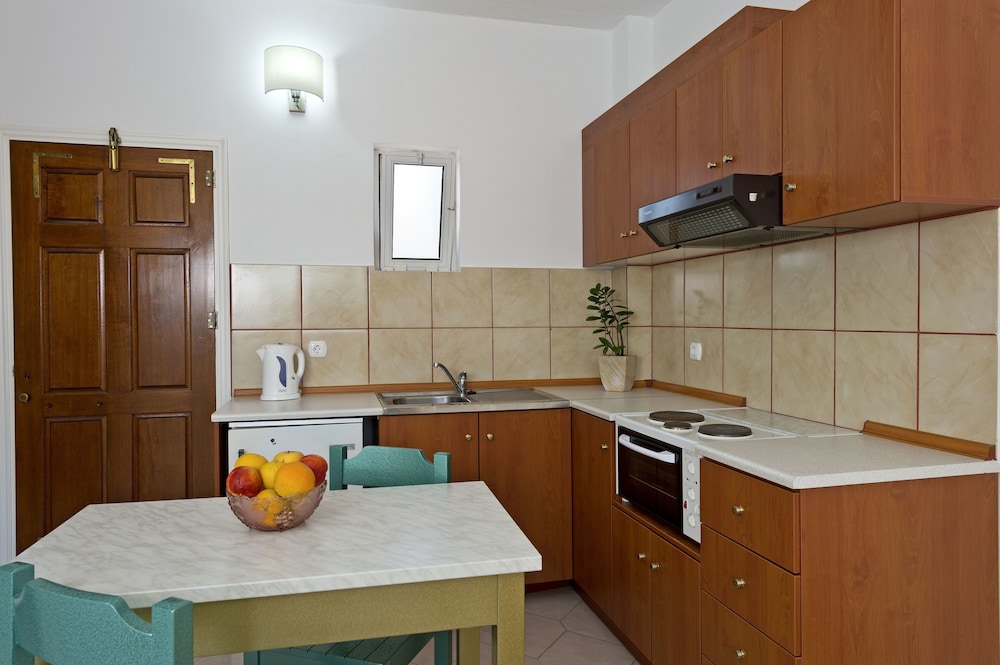 Trianta Hotel Apartments 25/33