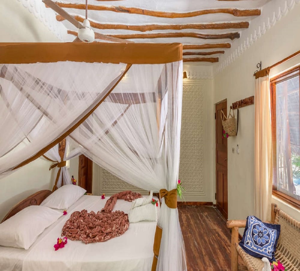Hakuna Majiwe Beach Lodge 15/50